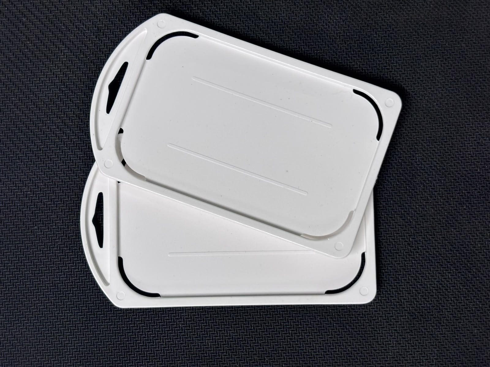 V4 WHITE COLOUR